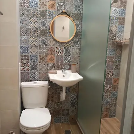 мезонет мени - две спални и две бани