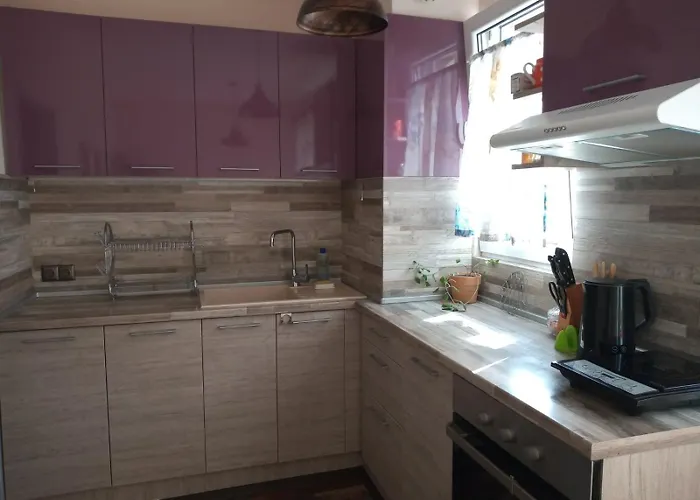 мезонет мени - две спални и две бани