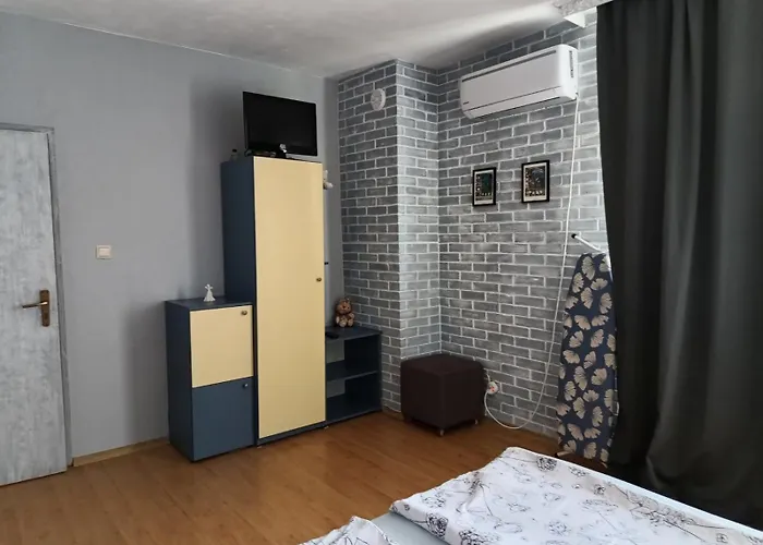 Apartamento мезонет мени - две спални и две бани