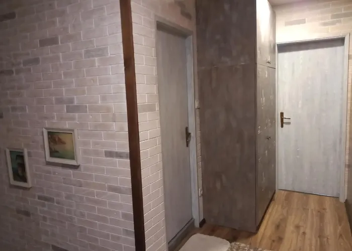 мезонет мени - две спални и две бани