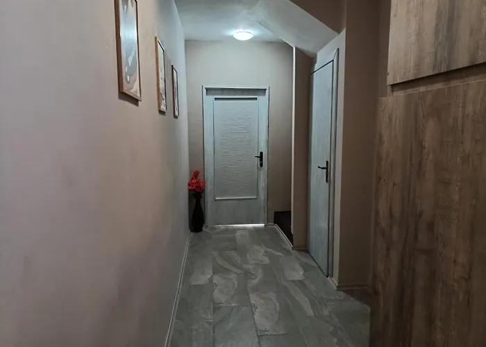 Apartament мезонет мени - две спални и две бани