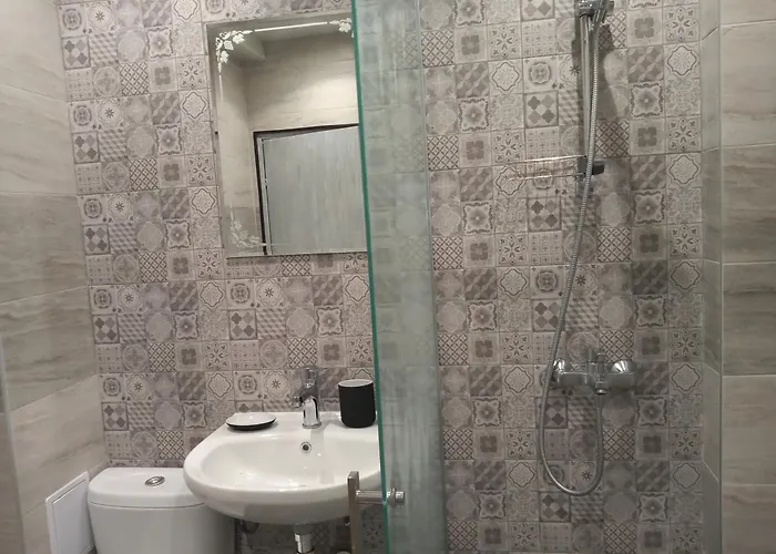 мезонет мени - две спални и две бани