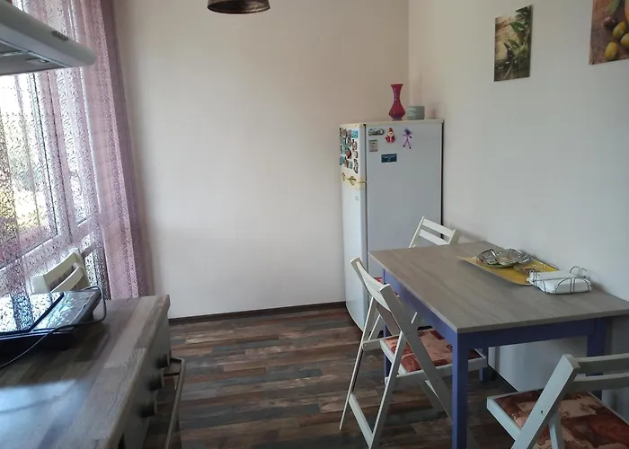 Apartament мезонет мени - две спални и две бани